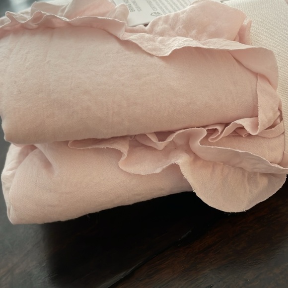 Pottery Barn Kids Casual Pink Ruffle Recycled Quilted Sham, NWOT - Picture 8 of 9